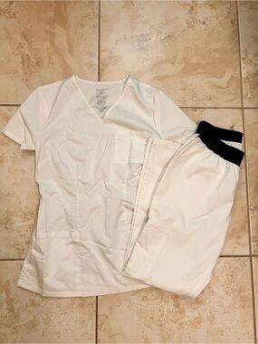Jaanuu Women's Scrub set